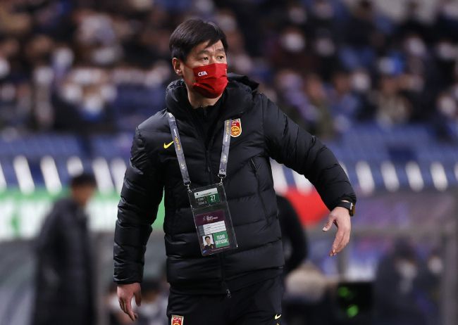 该海报为黑白色调，王志文表情凝重，45度角遥望远方，与此前其他色彩艳丽、风格明快的海报 舒淇神秘古堡拍写真 黑白透视裙演绎高级性感 2017-10-10 近日，舒淇最新杂志封面大片曝光，远赴意大利北部神秘古堡拍摄。