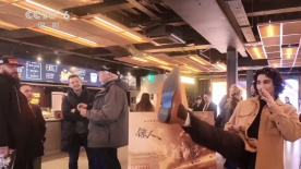 票房播报：国产片走势稳健 《千与千寻》点映上榜 2019-06-18 6月17日，大盘回落至5545万元，《黑衣人：全球追缉》继续保持领先地位，累计票房即将破2亿。